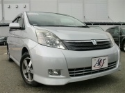 Toyota ISis 1.8 AT 2005