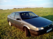 Volkswagen Passat 1.8 MT 1990