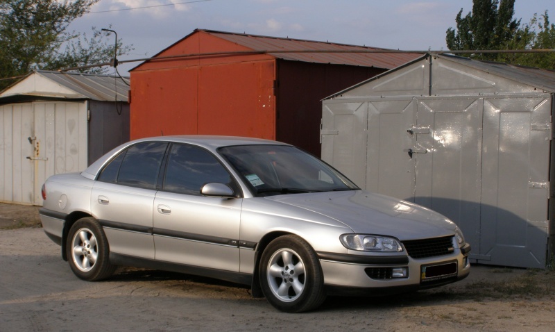 Опель омега б 2.0 купить. Опель Омега 2. Opel Omega 2.0 МТ 1997. Opel Omega b 2.0 16v. Опель Омега а 2.0.