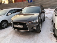 Mitsubishi Outlander 2.4 CVT 4WD 2012