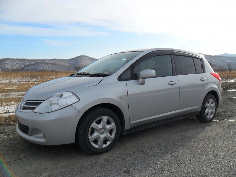 Nissan Tiida 2002